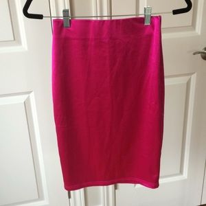 NW neon magenta pencil skirt